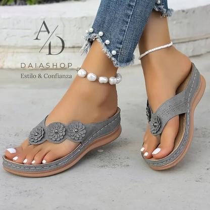 Sandalia trespuntada tres flores